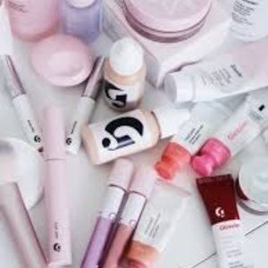 10% off Glossier *NOT FOR SALE*